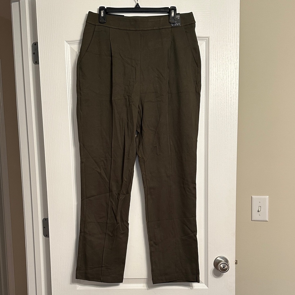 Dear Scarlett Magic Everywhere Pants in Olive